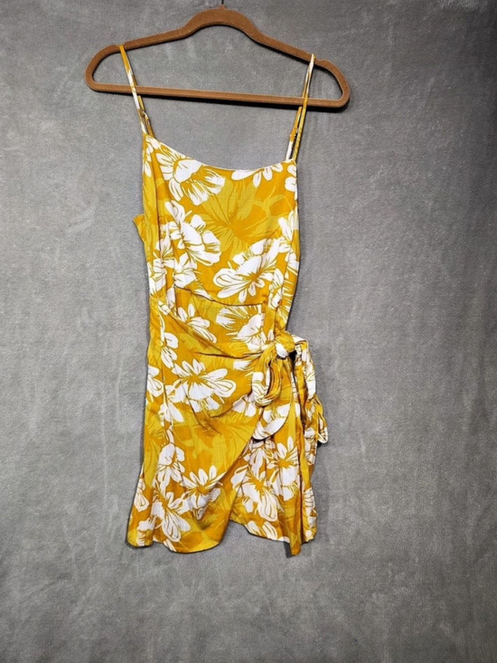 Cupshe Floral Mini Dress in Yellow & White Size Large